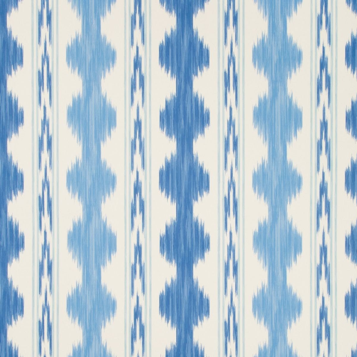 A bold wallpaper in Classic Blue geometric pattern