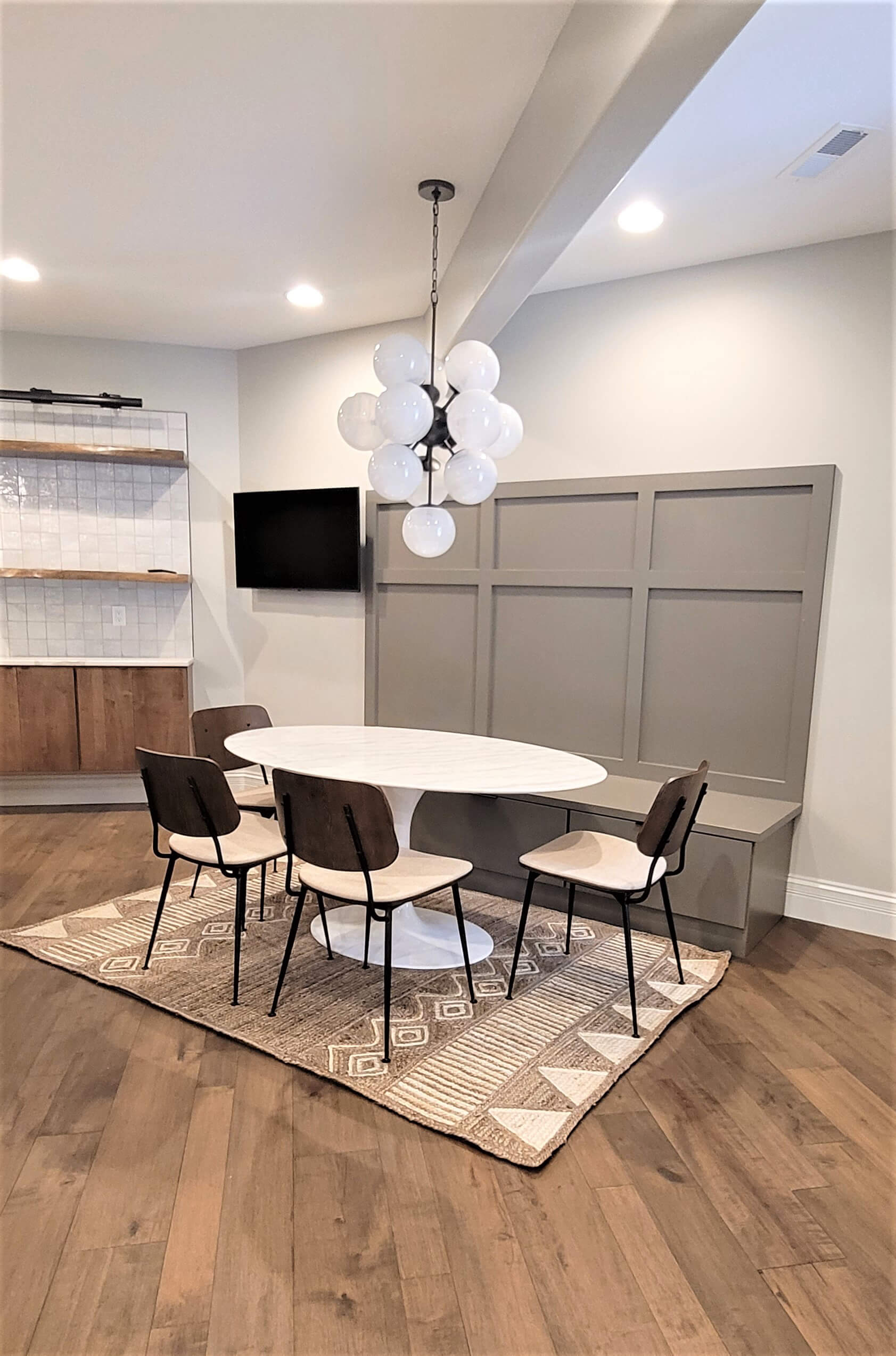 Mountain Modern Dining Room Seating