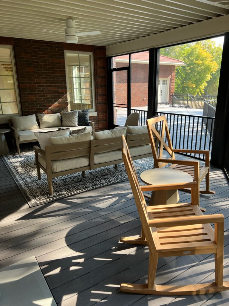 University Presidents Home Outdoor Furnishings
