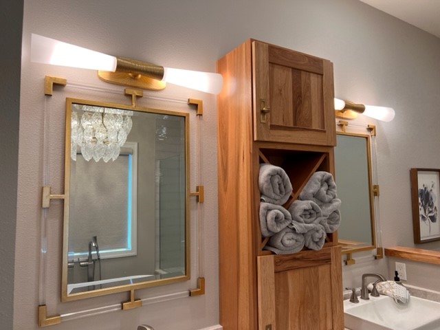 Eclectic Transitional Bathroom Vanity Lighting