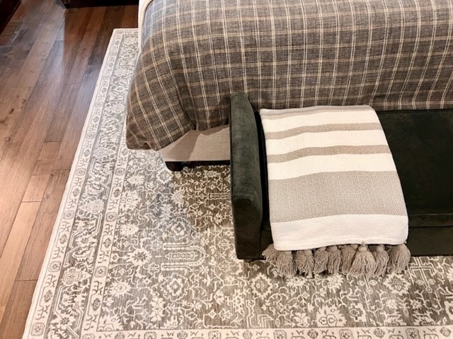 Eclectic Transitional Bedroom Area Rug