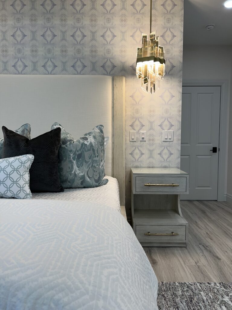 river view primary bedroom wallpaper